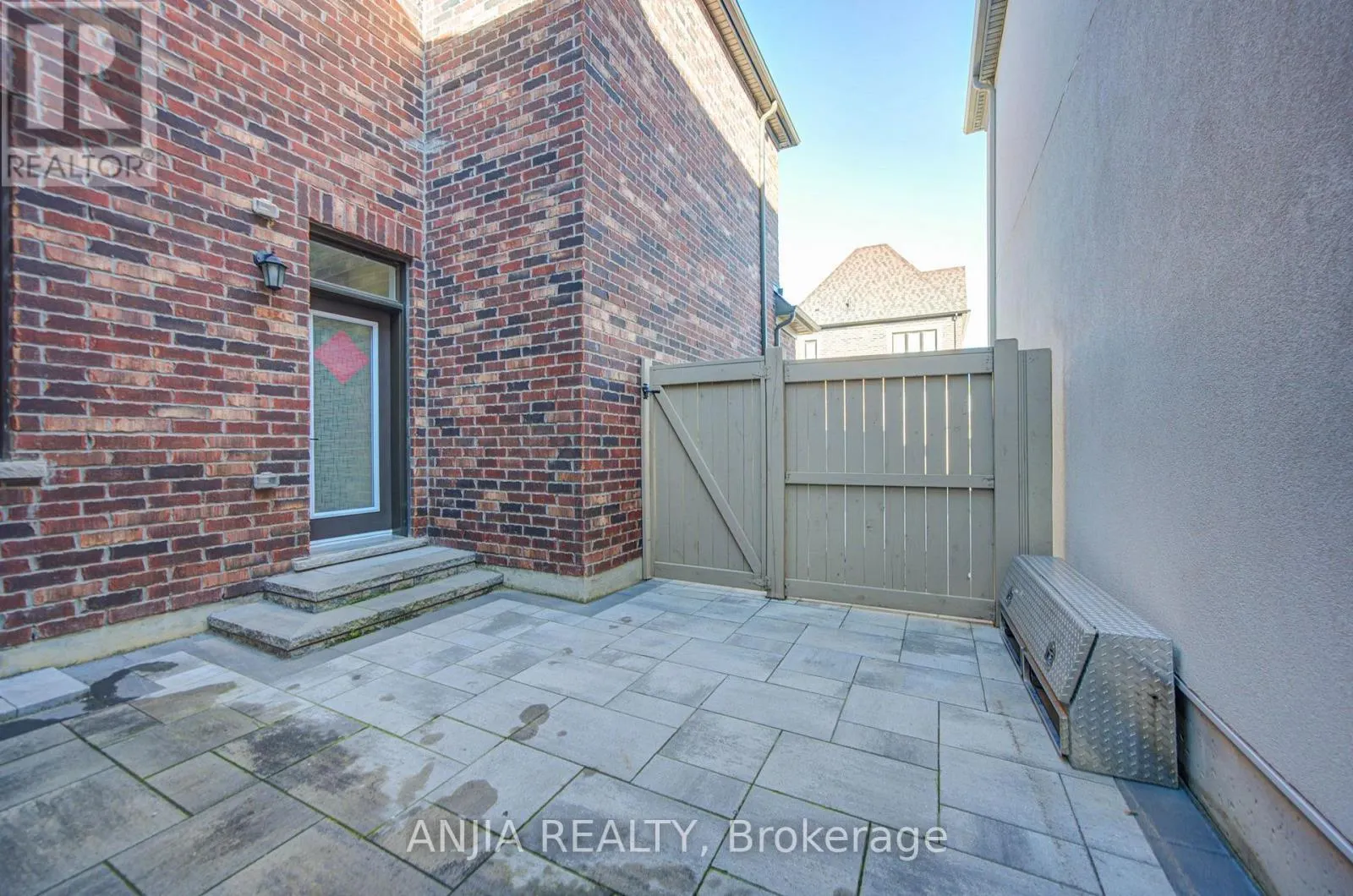 107 GUARDHOUSE CRESCENT