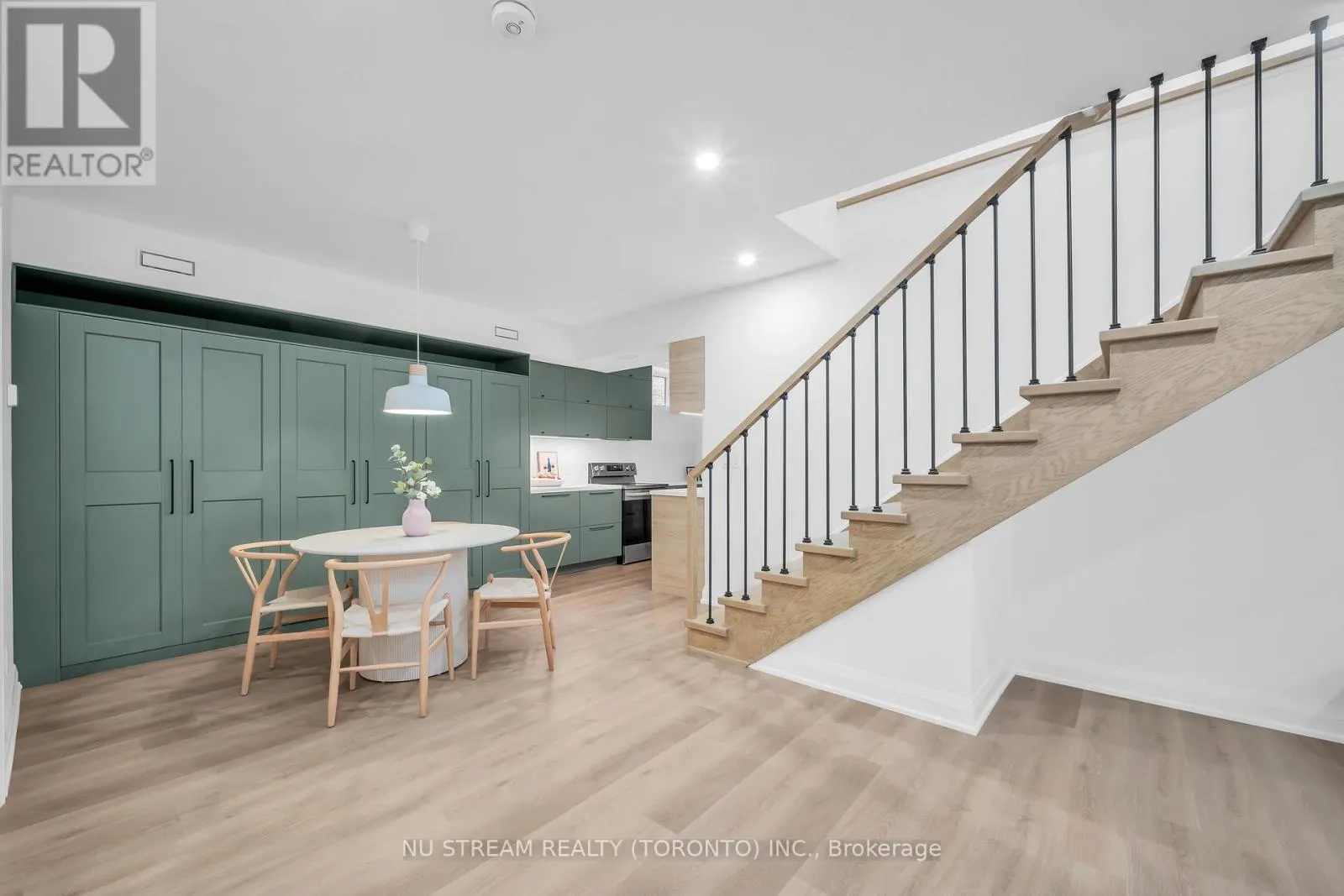 LOWER - 323 WINNIFRED DRIVE