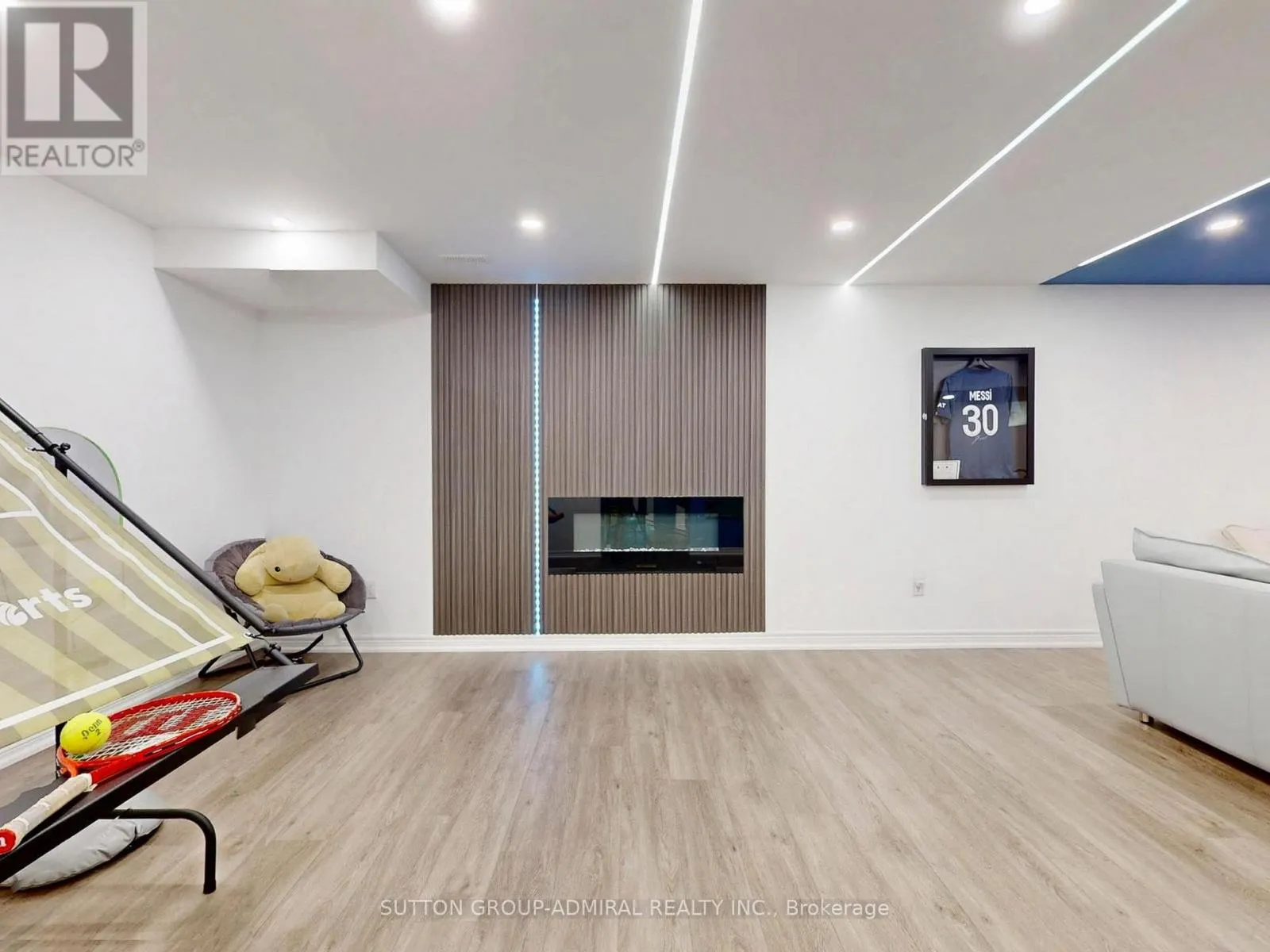 108 BALDRY AVENUE