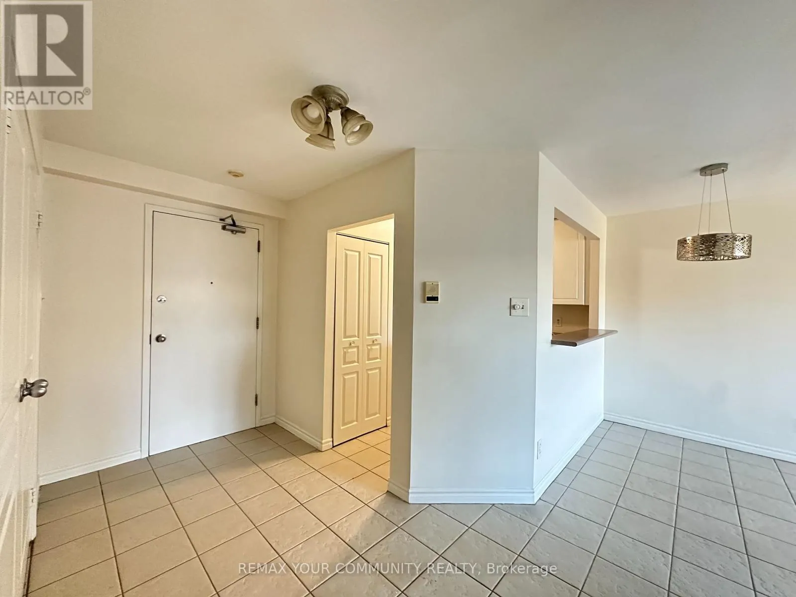 305 - 15207 YONGE STREET