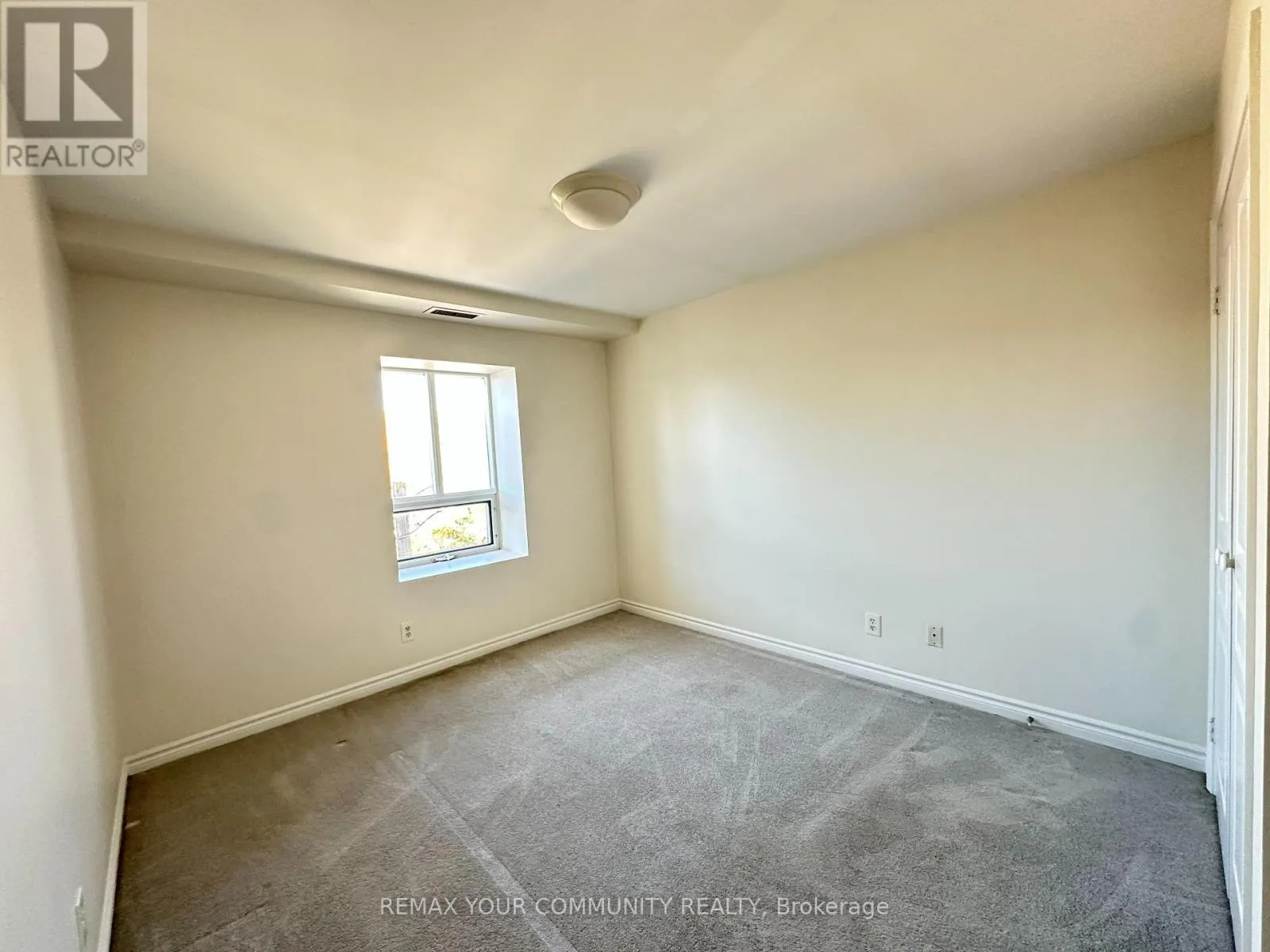 305 - 15207 YONGE STREET