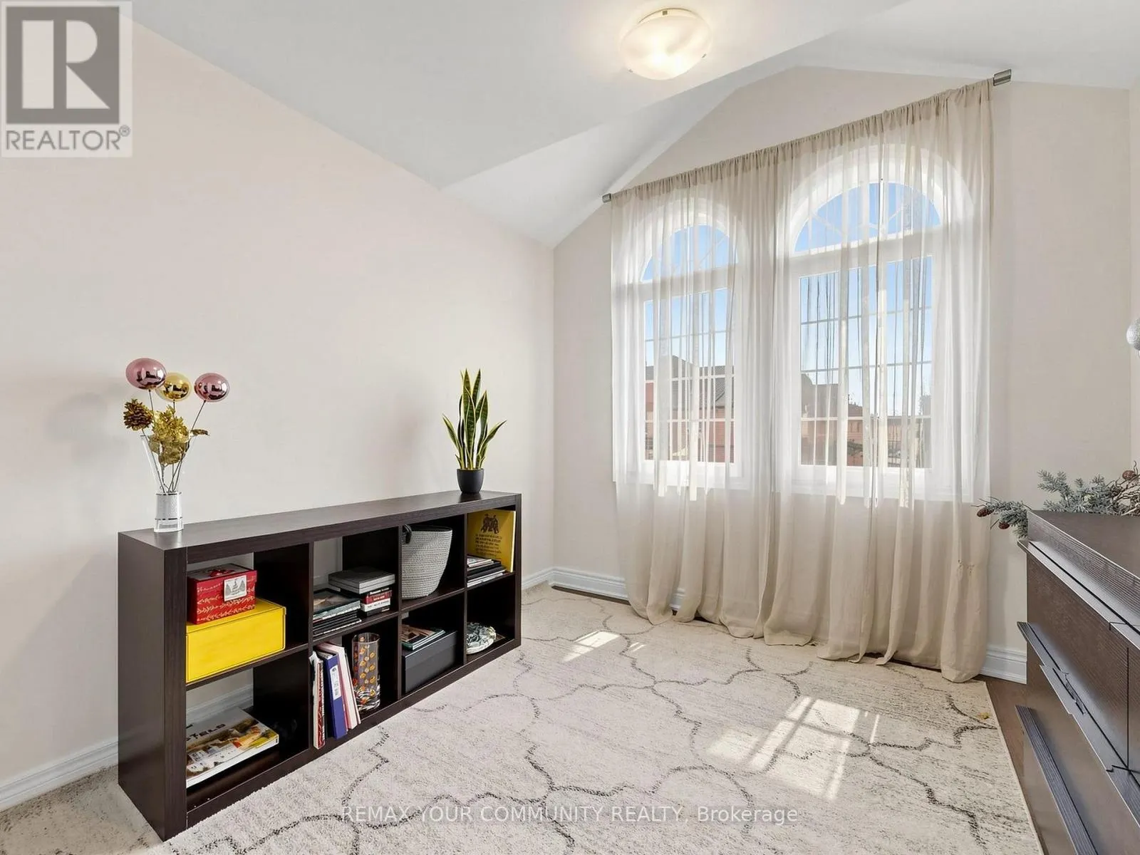 96 DRIZZEL CRESCENT