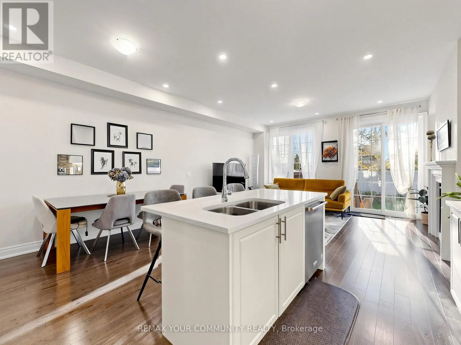 96 DRIZZEL CRESCENT