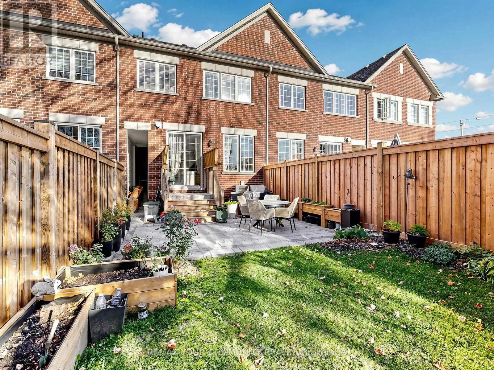 96 DRIZZEL CRESCENT