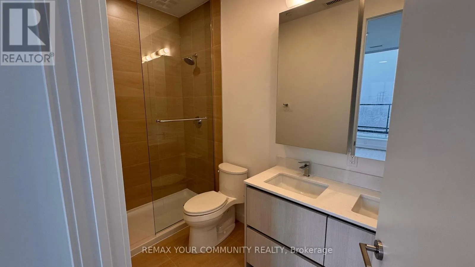 TH 106 - 8188 YONGE STREET