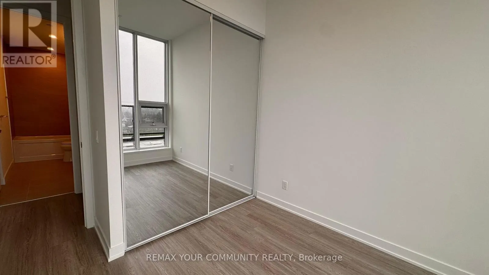 1004 - 8188 YONGE STREET