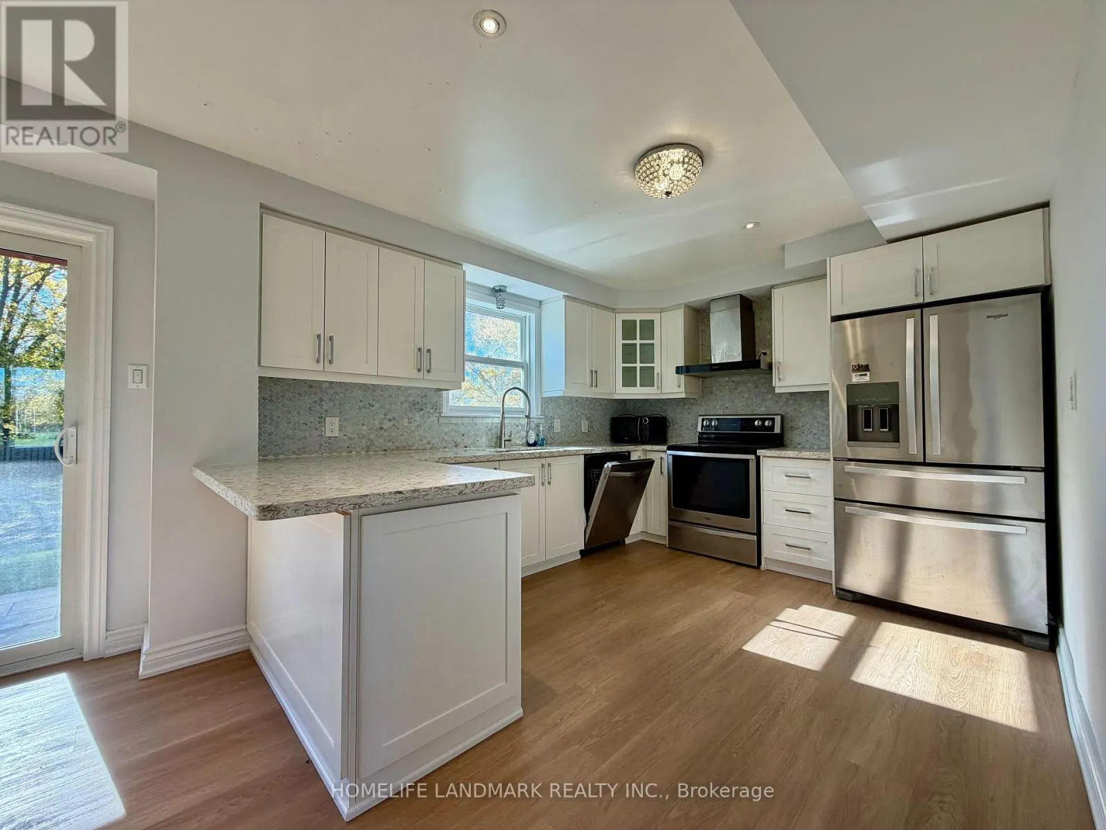 1135 ROVENSHOE ROAD S