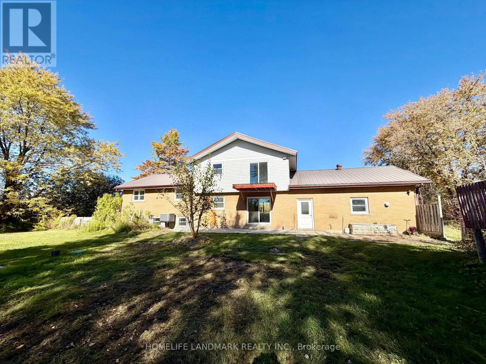 1135 ROVENSHOE ROAD S