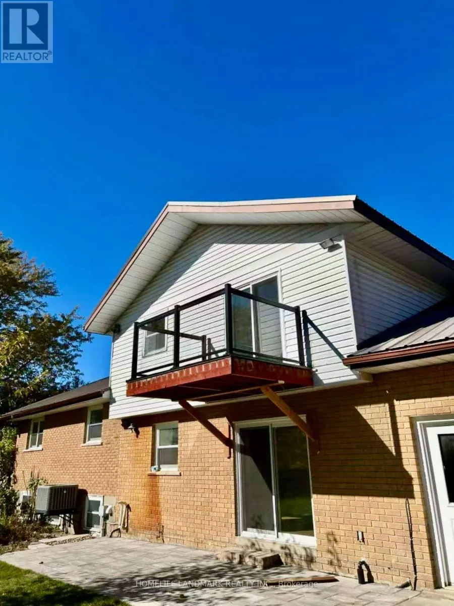 1135 ROVENSHOE ROAD S