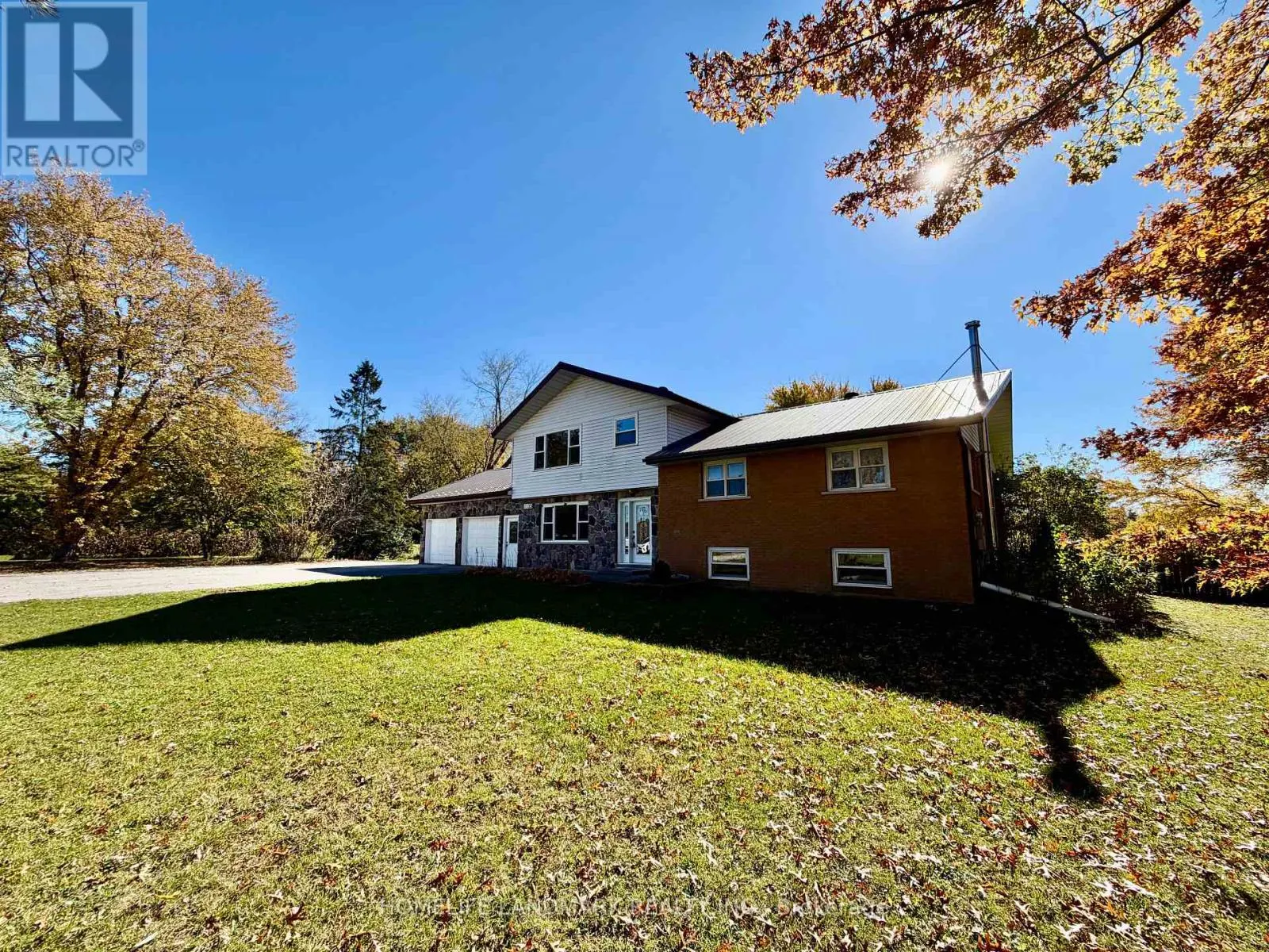 1135 ROVENSHOE ROAD S