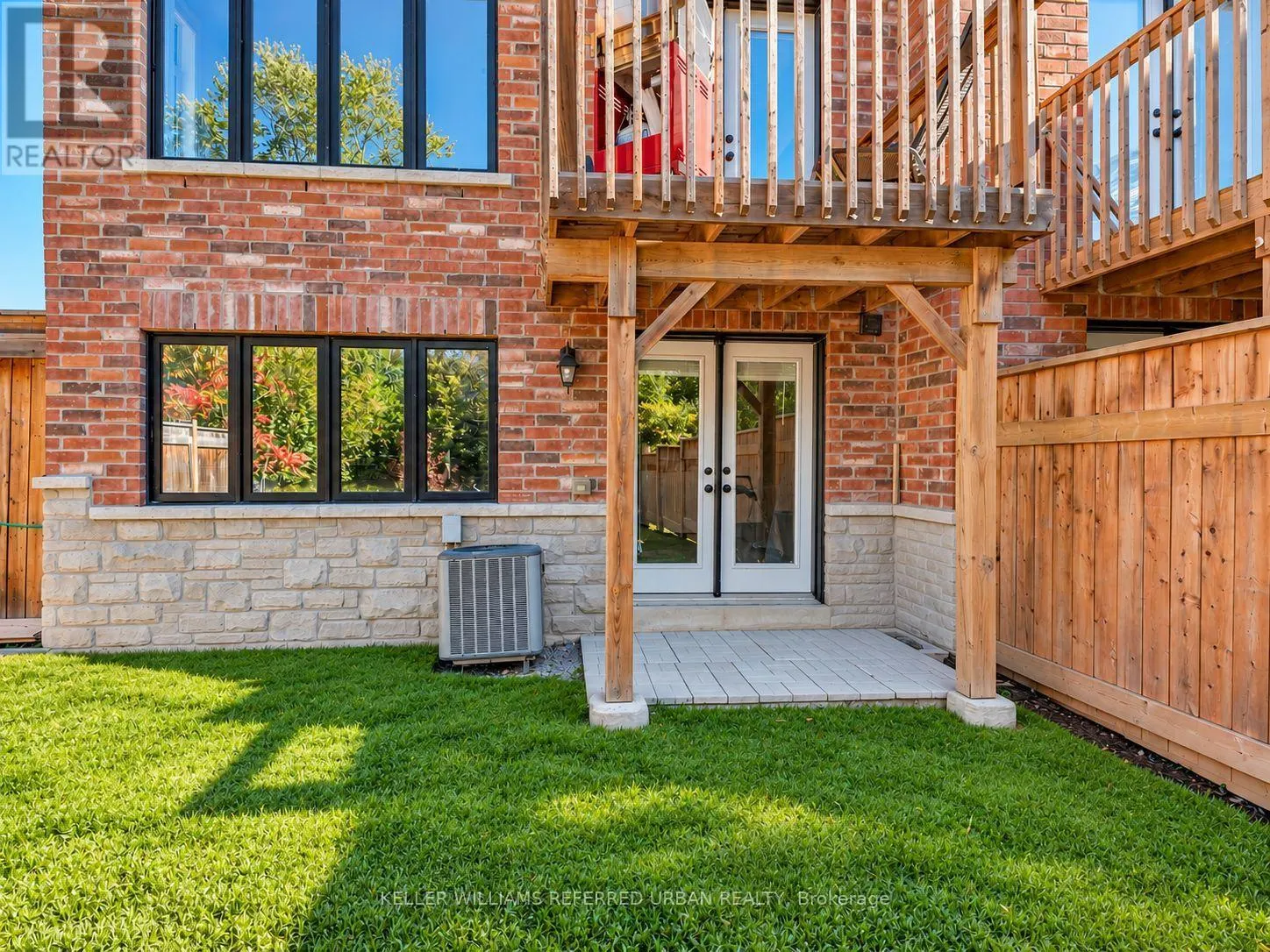 32 GREAT HERON COURT
