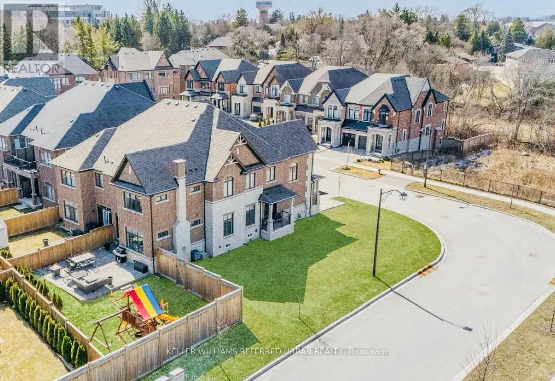 32 GREAT HERON COURT