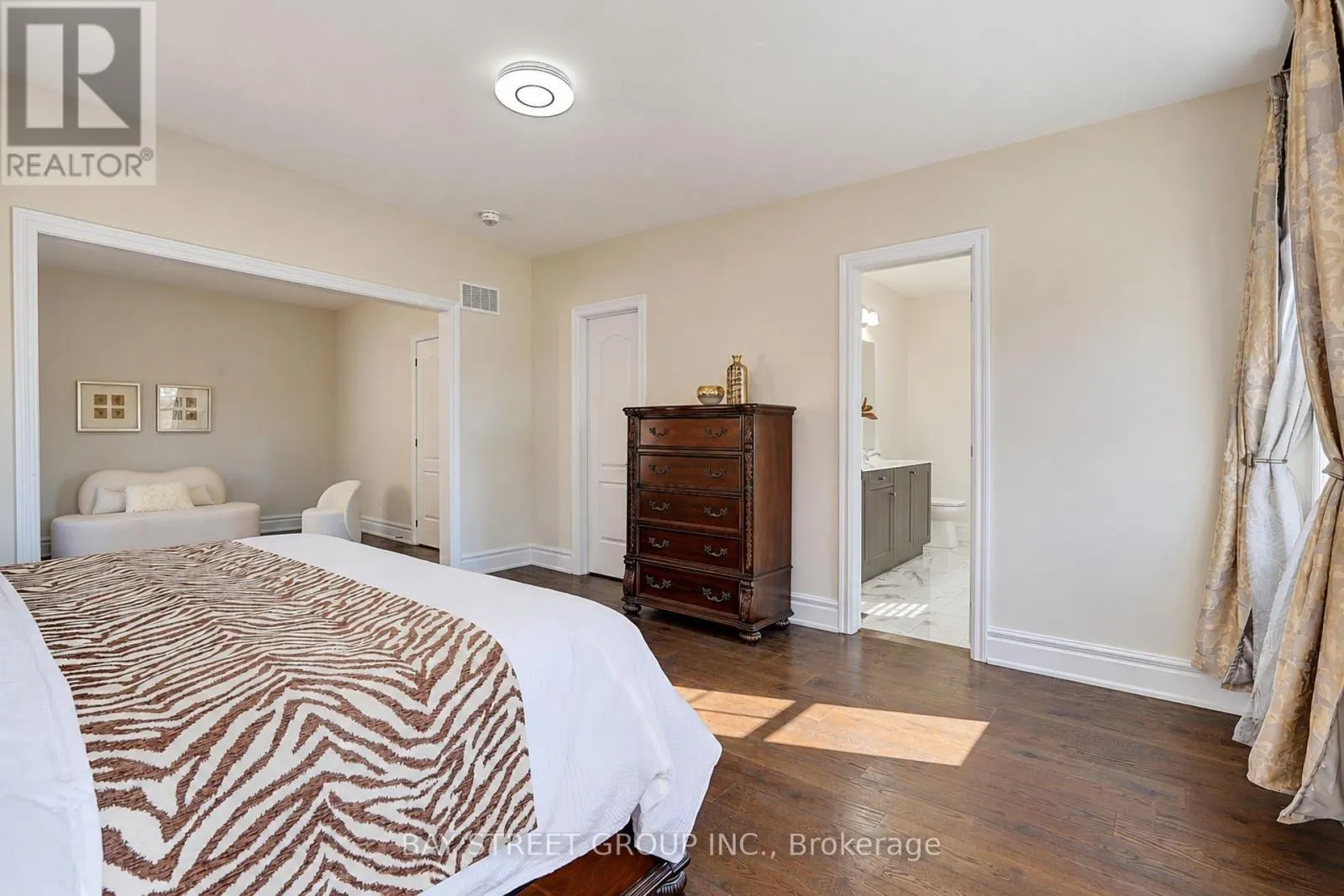 11 LEARY CRESCENT