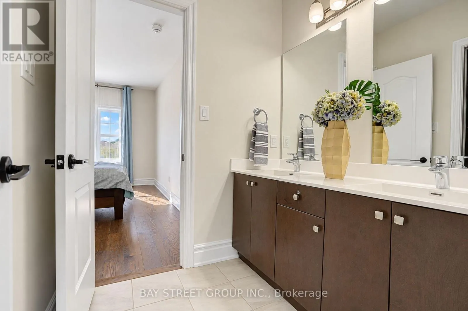 11 LEARY CRESCENT