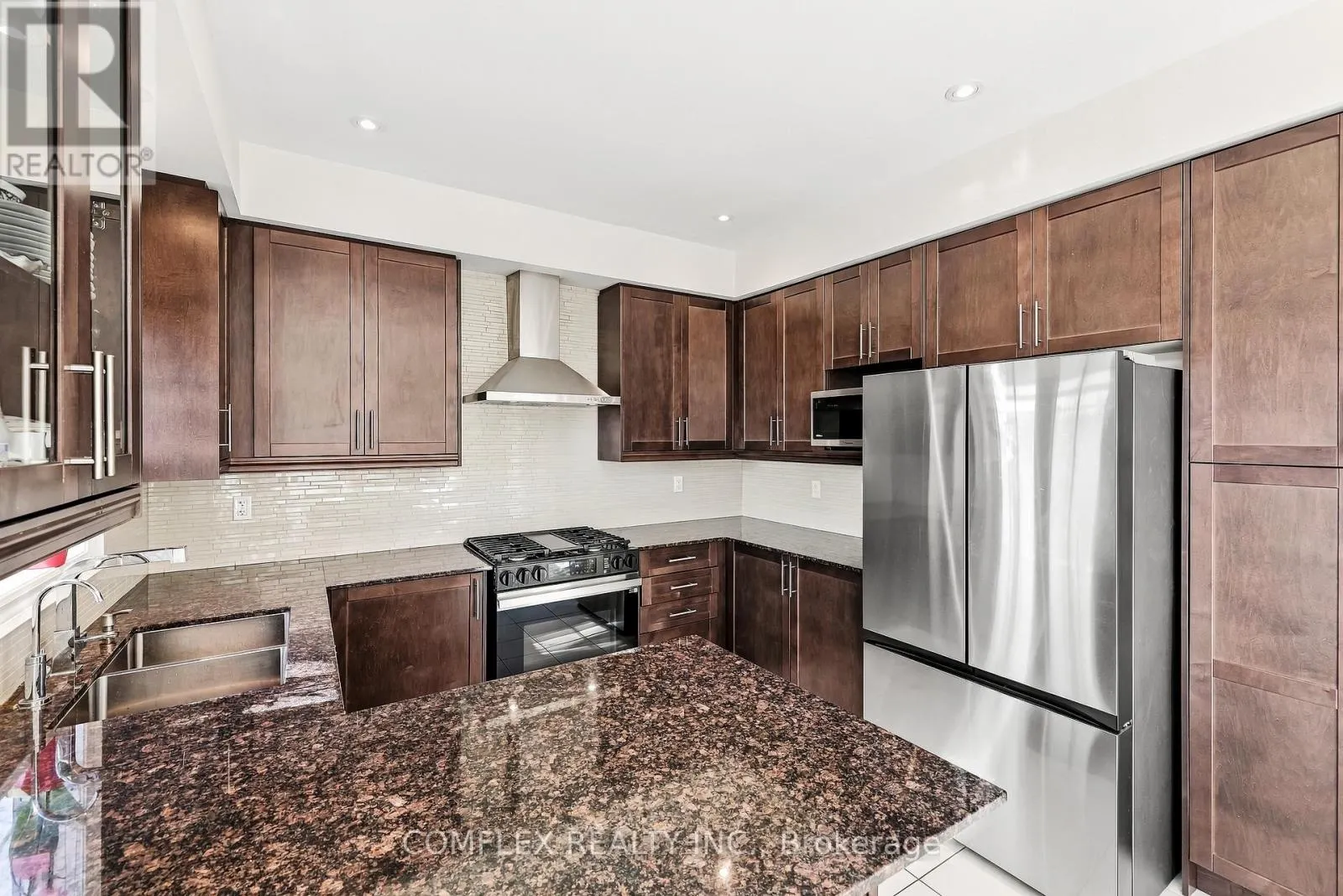 109 CLIFF THOMPSON COURT