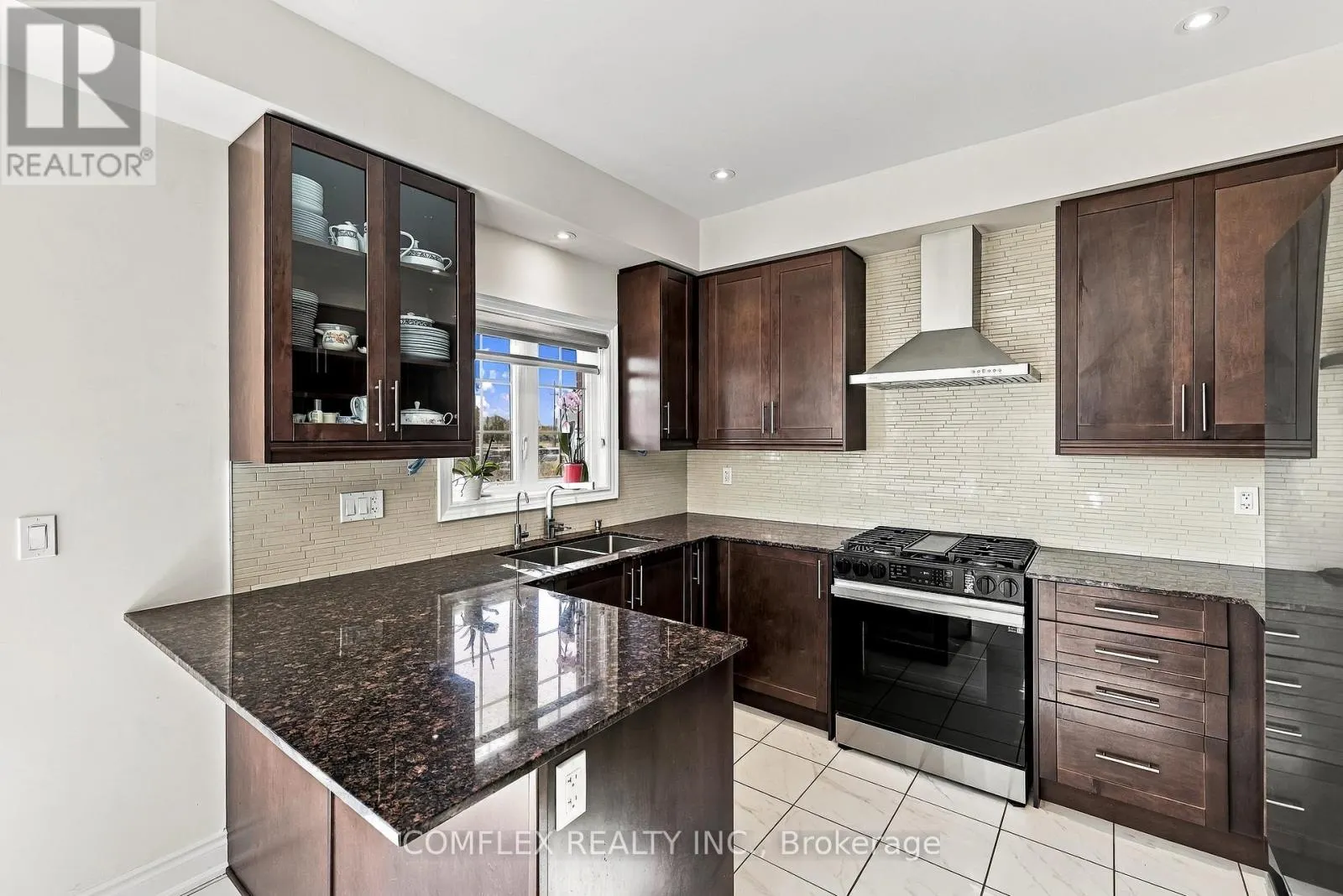109 CLIFF THOMPSON COURT