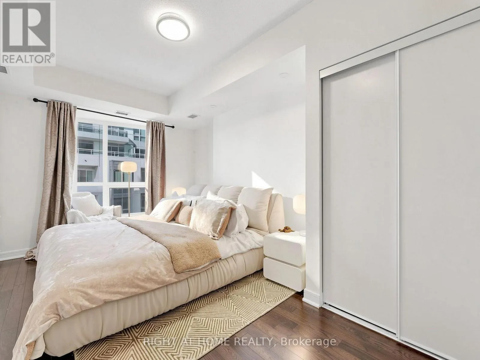 609 - 9191 YONGE STREET