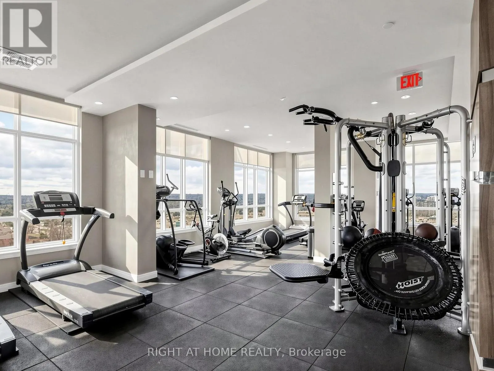 609 - 9191 YONGE STREET