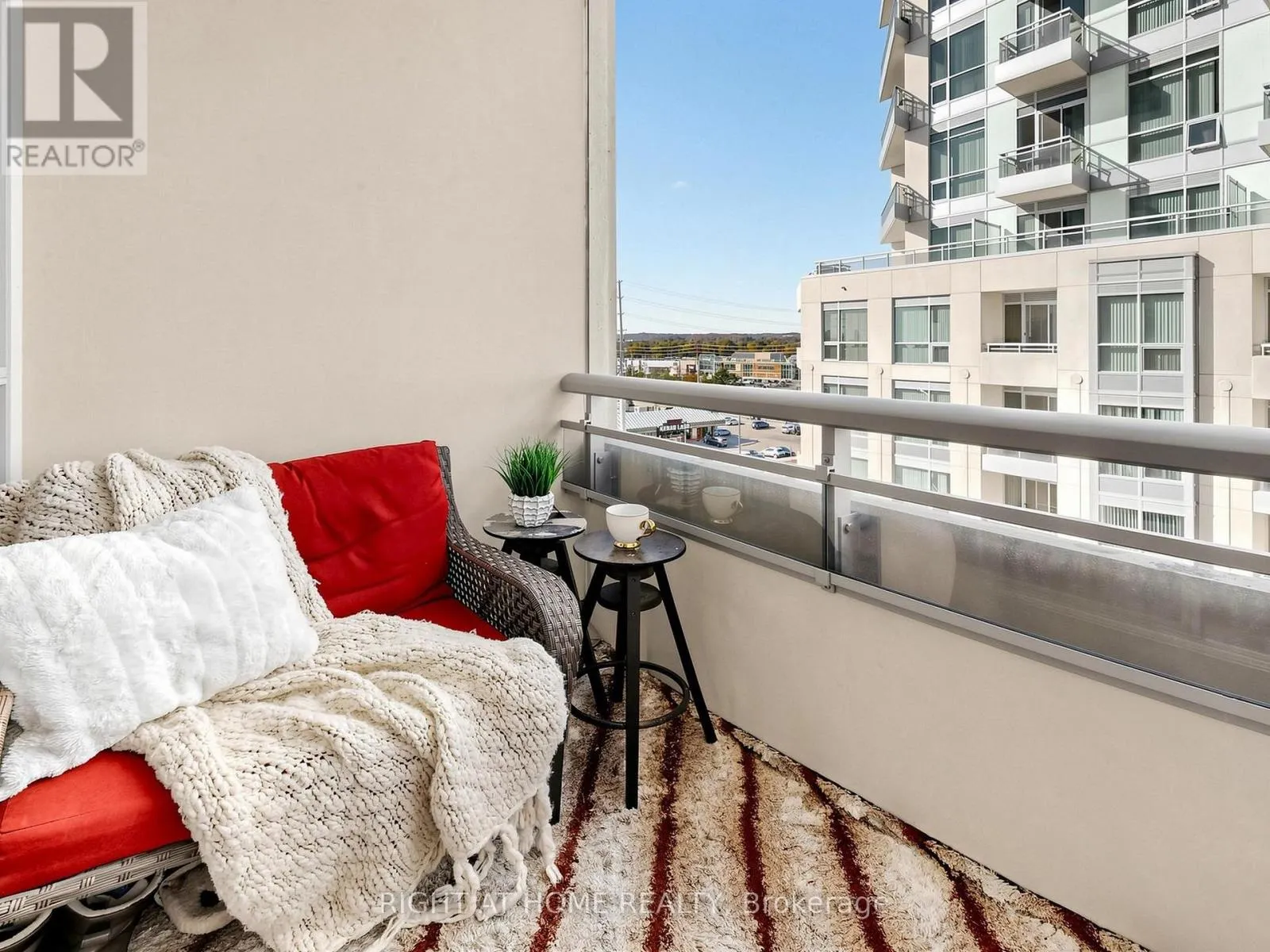 609 - 9191 YONGE STREET