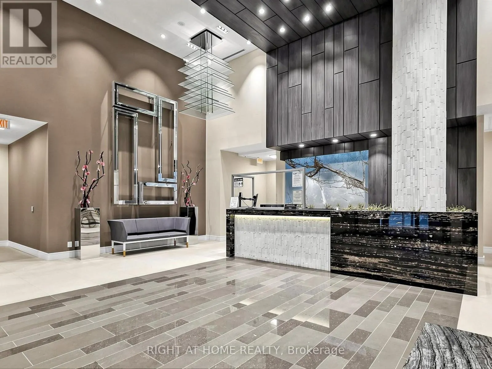 609 - 9191 YONGE STREET