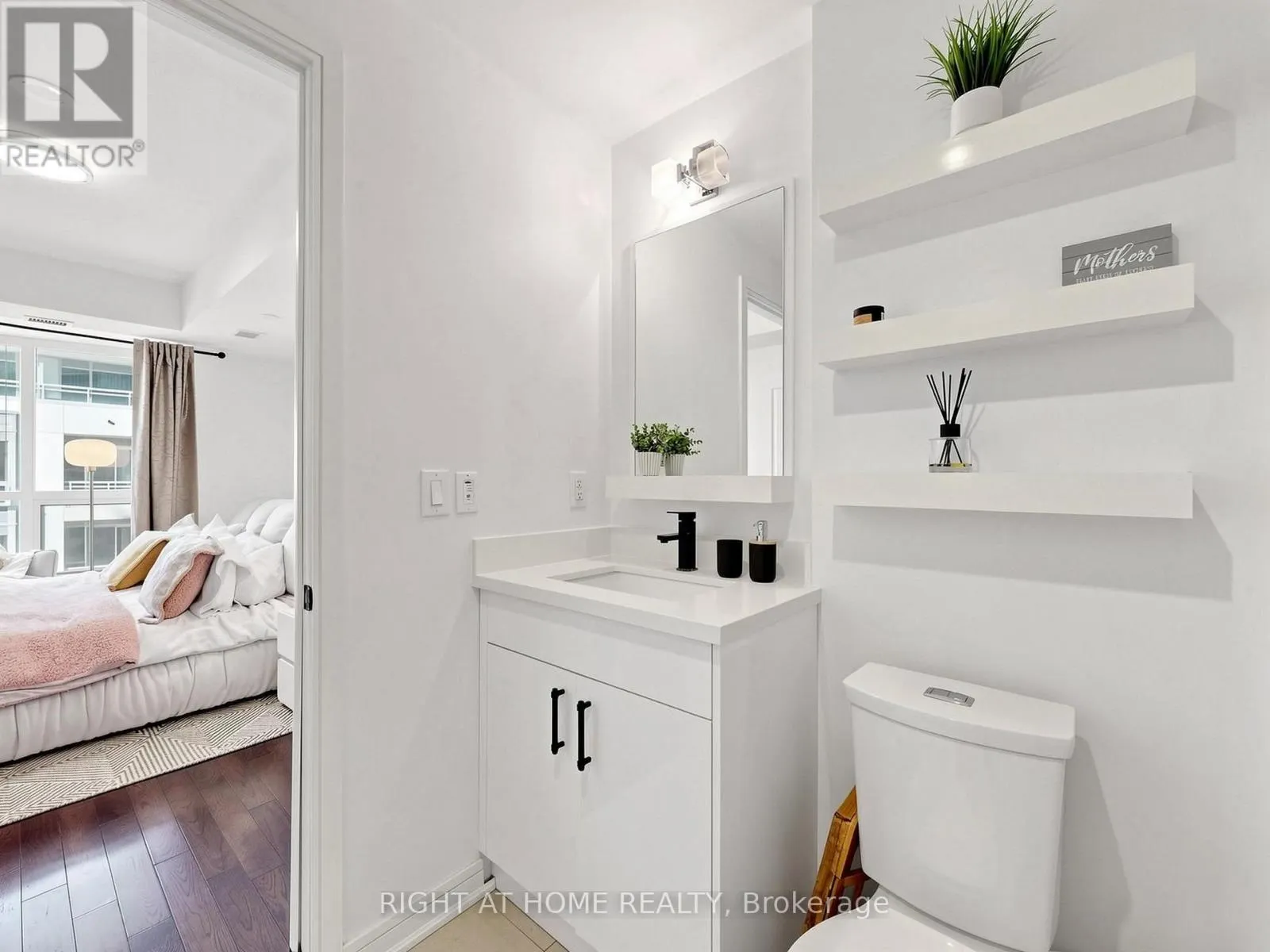 609 - 9191 YONGE STREET