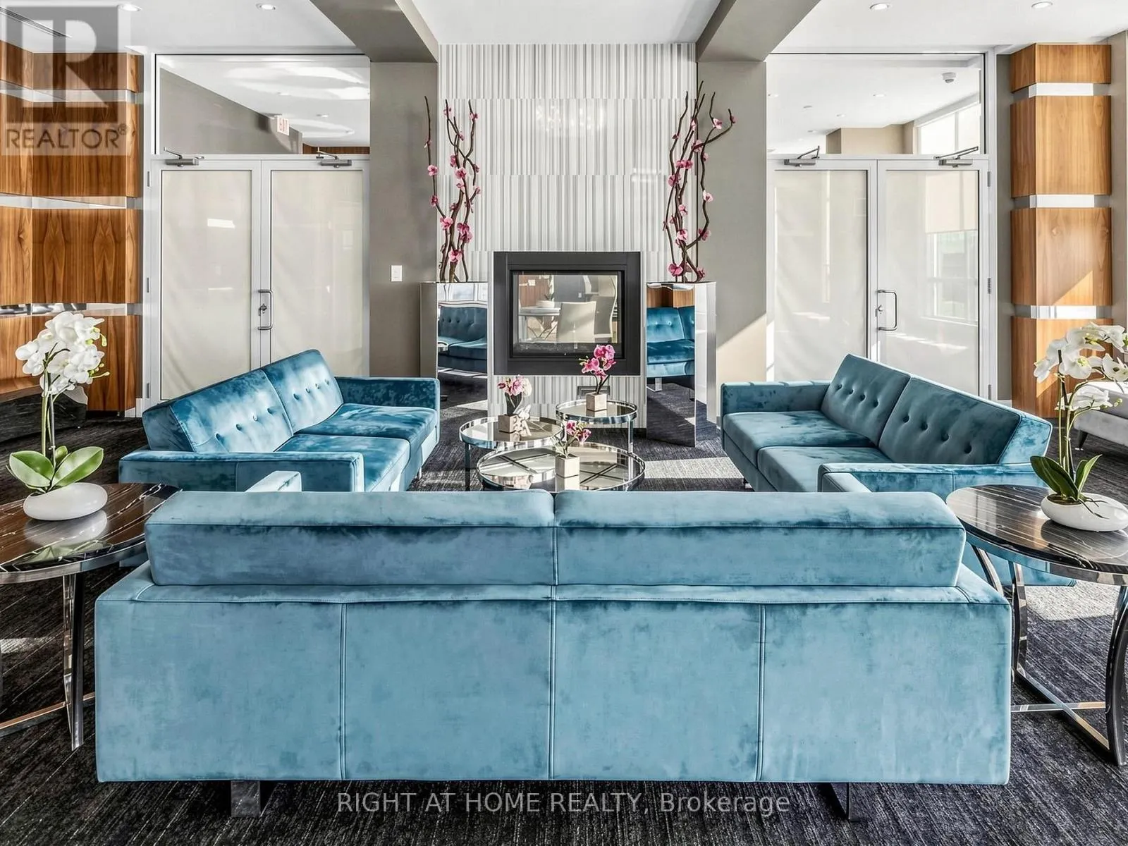 609 - 9191 YONGE STREET