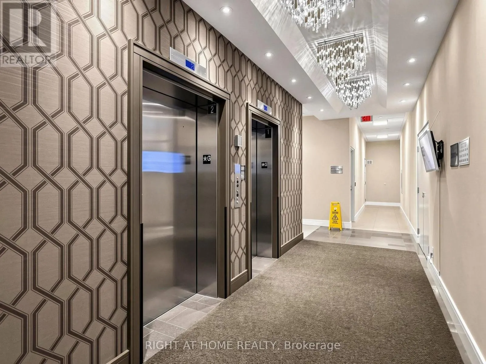 609 - 9191 YONGE STREET