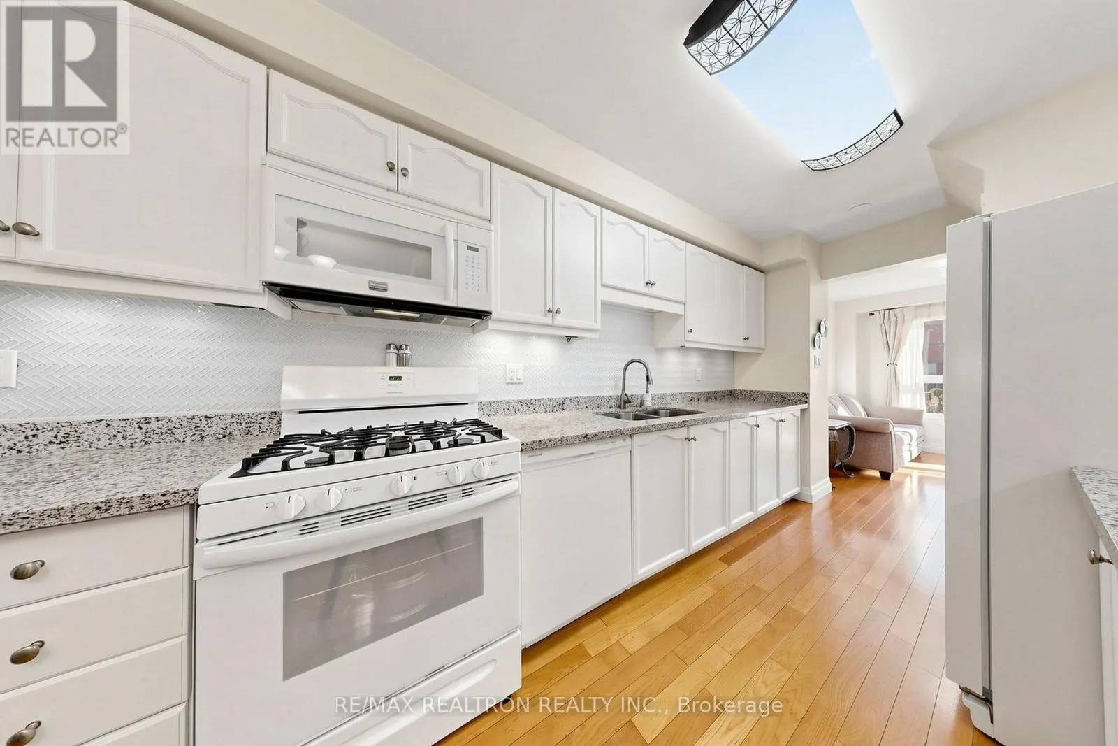 19 CASHEL COURT