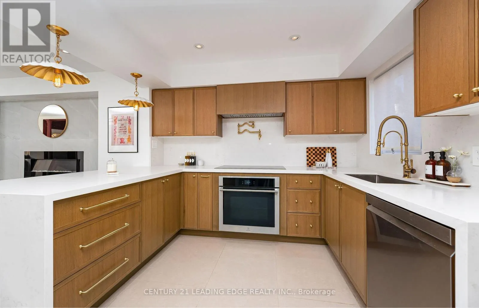 36 - 18 CLARK AVENUE