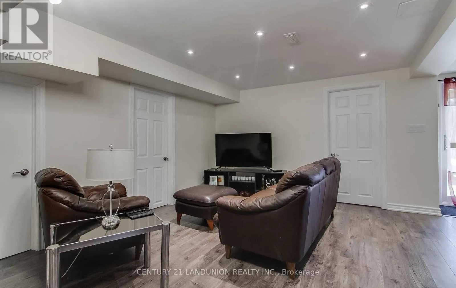 BASEMENT - 27 HAVAGAL CRESCENT