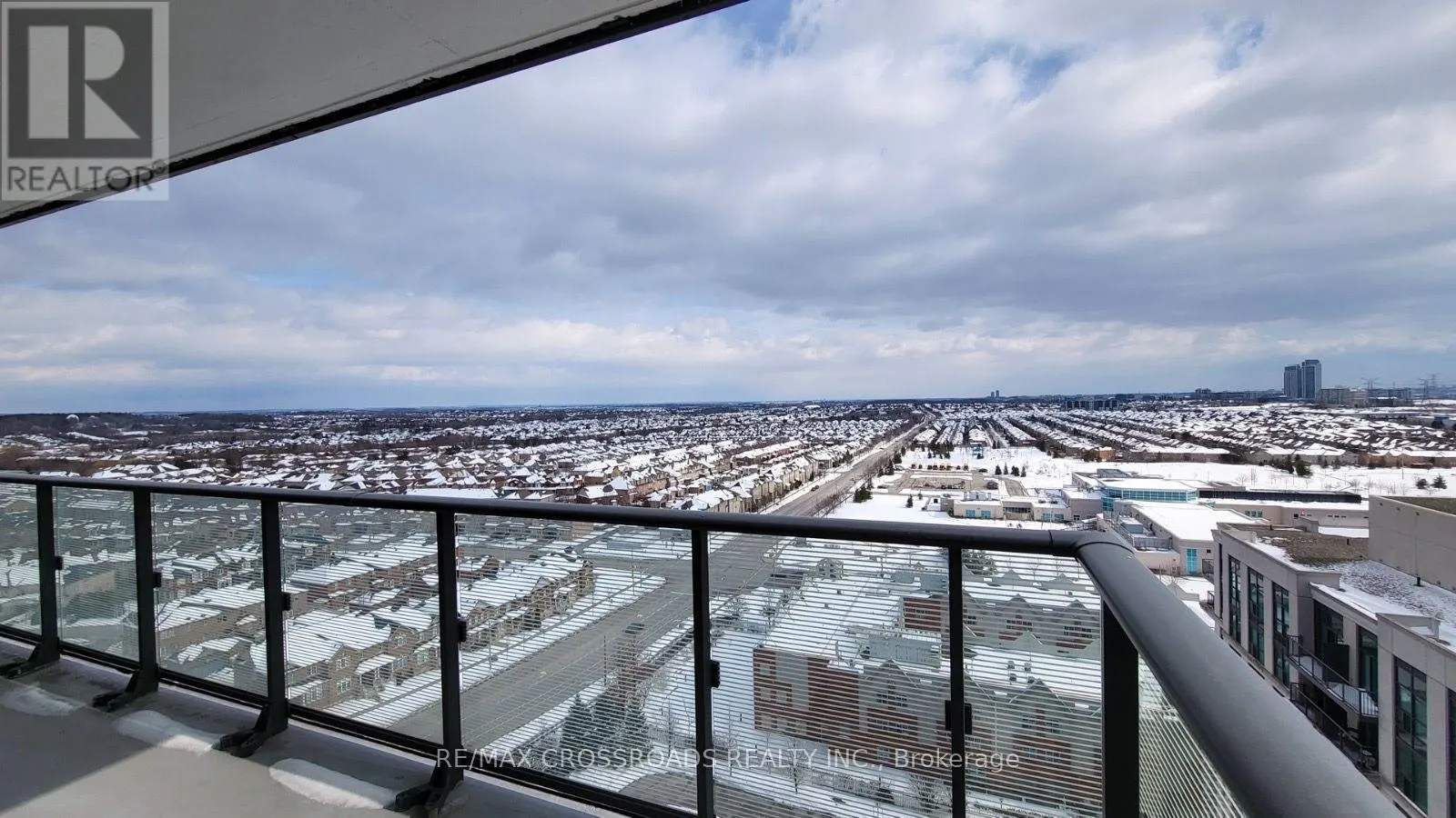 1608 - 75 ONEIDA CRESCENT