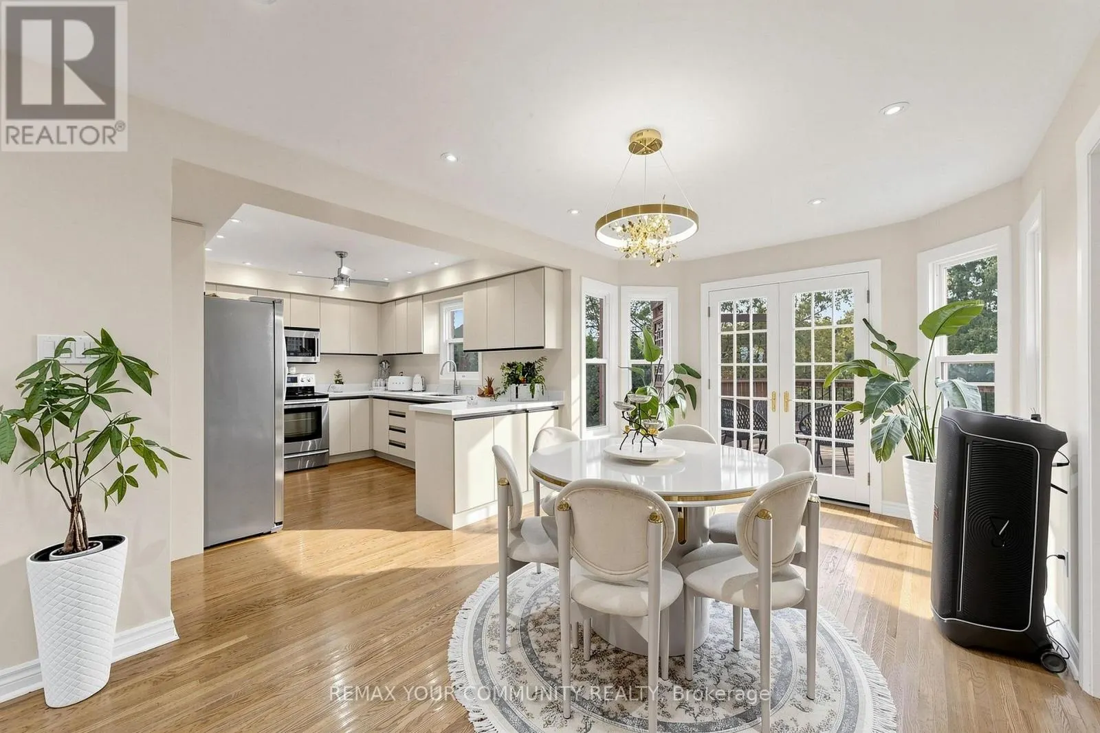 6 BOMBAY COURT
