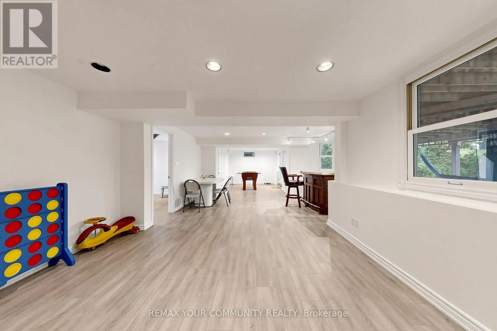 6 BOMBAY COURT
