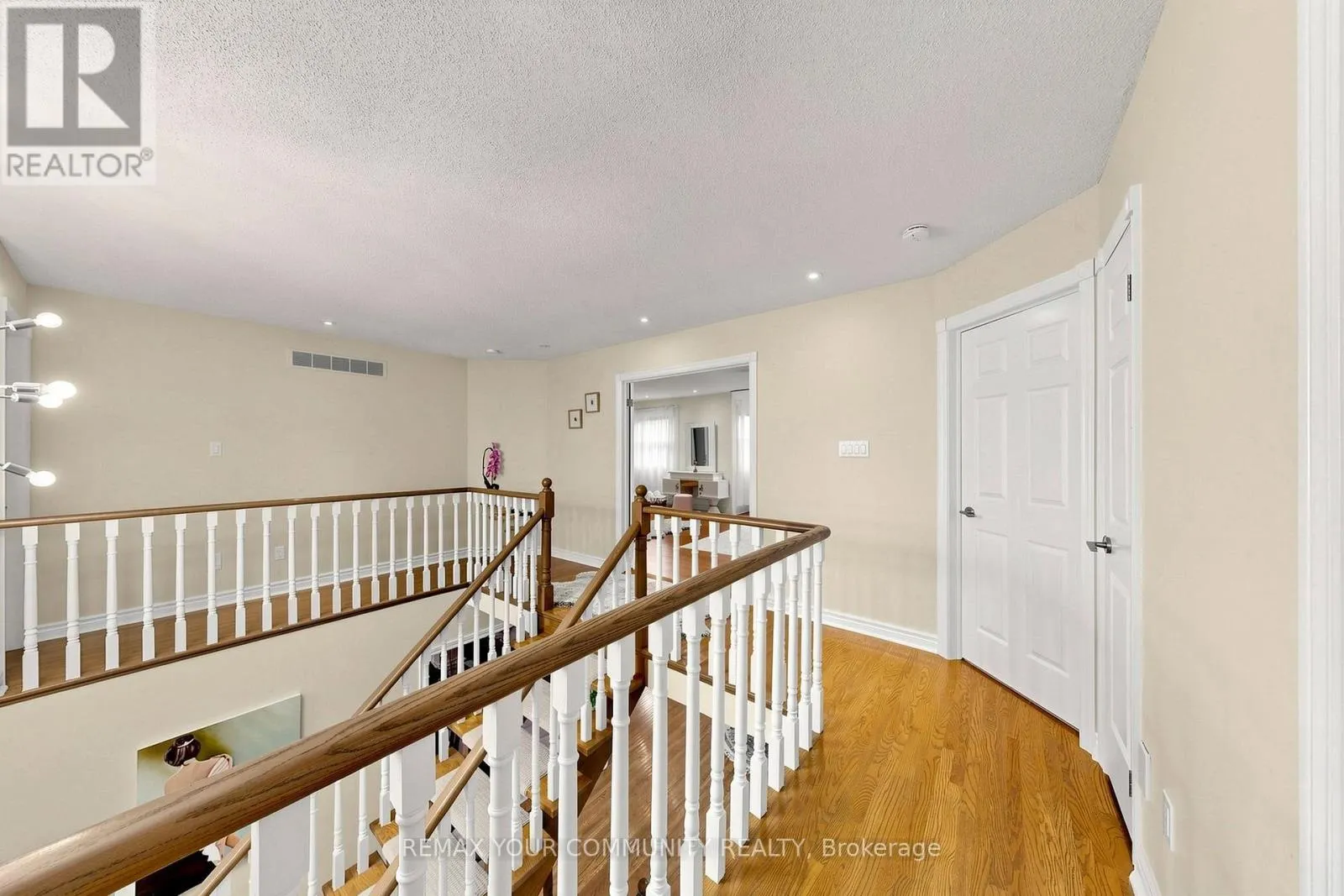 6 BOMBAY COURT