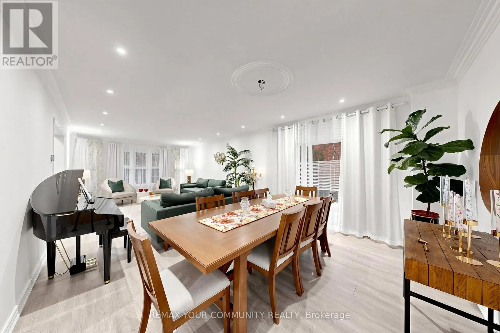 6 BOMBAY COURT