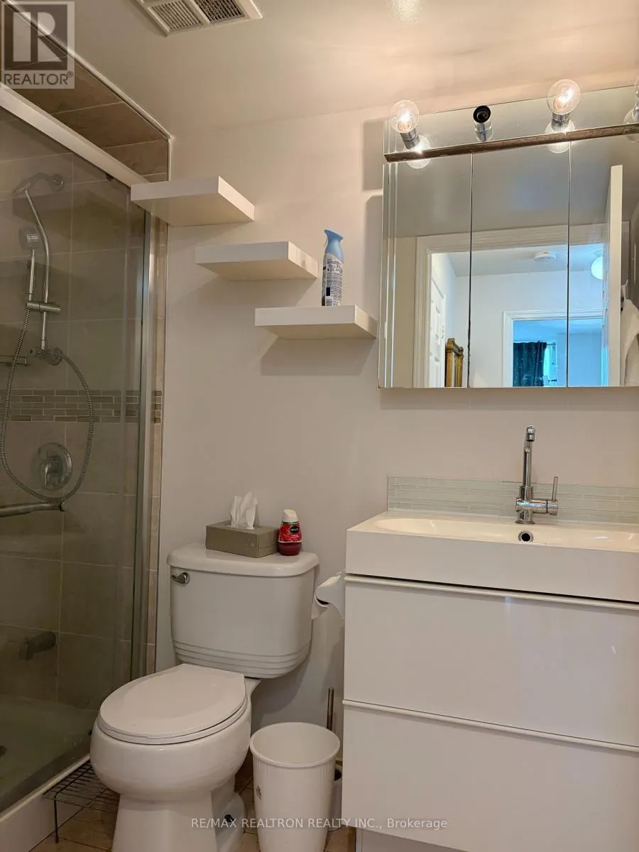 PH13 - 23 ONEIDA CRESCENT