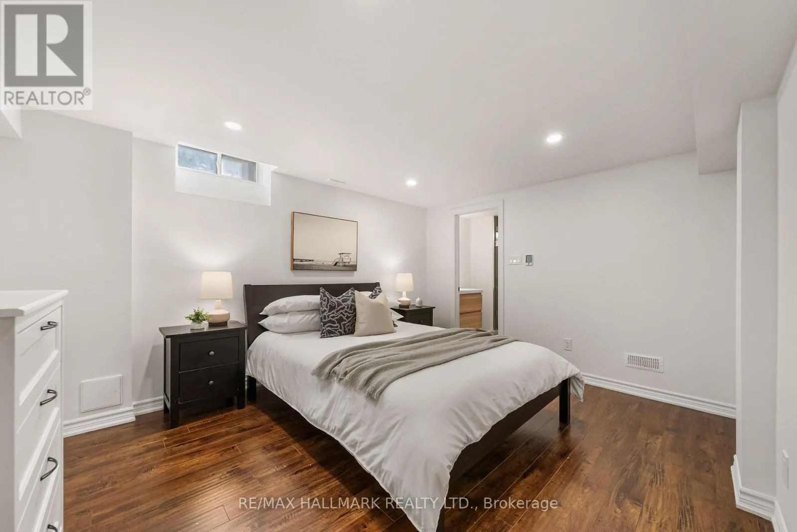 5 CHUMLEIGH CRESCENT