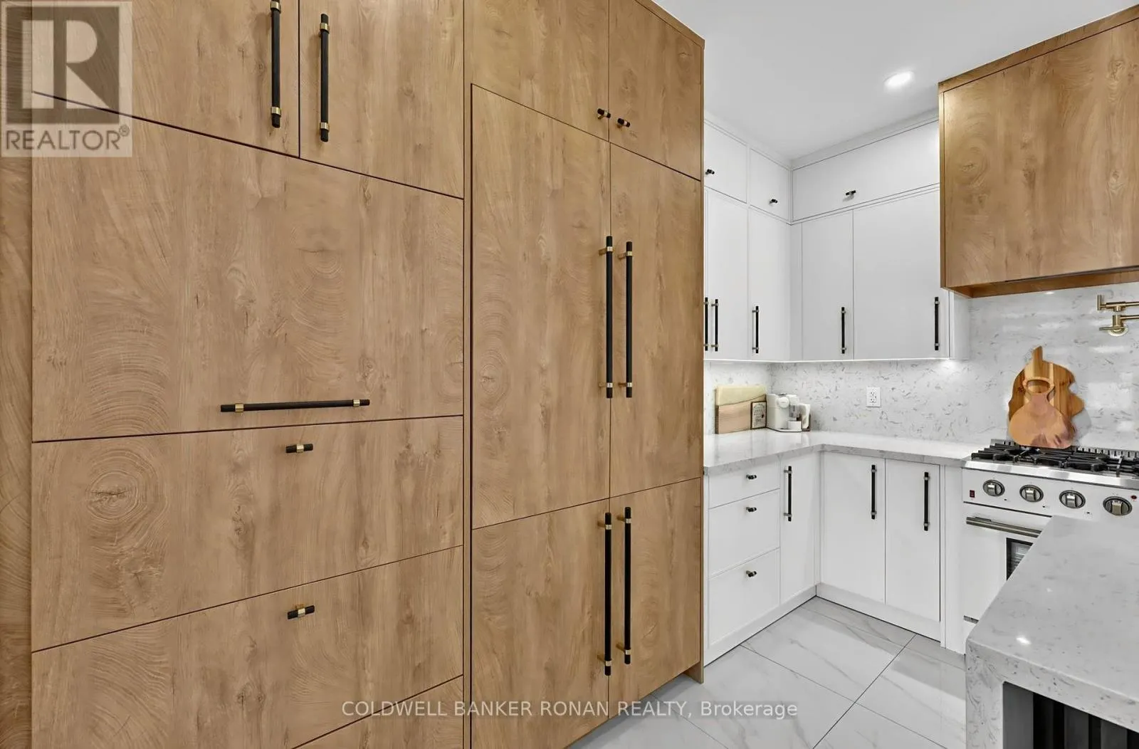 16 HAWKE CRESCENT