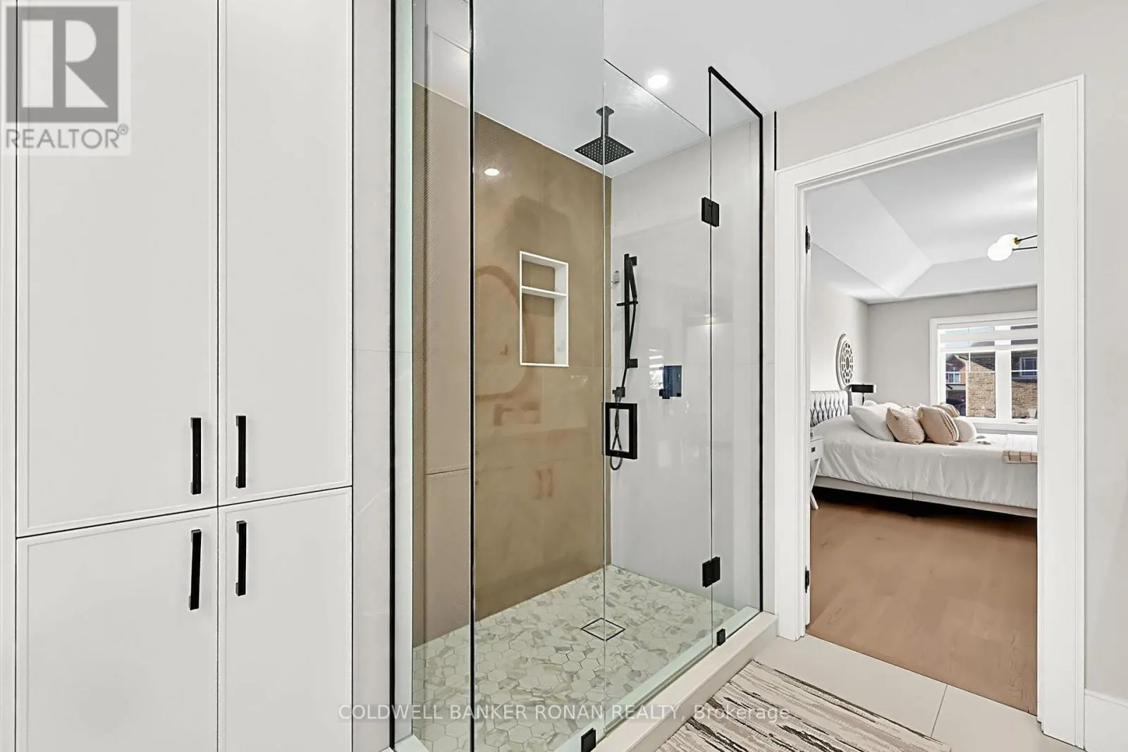 16 HAWKE CRESCENT