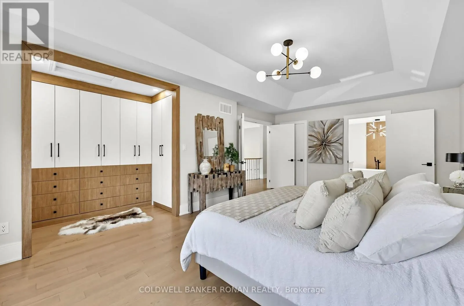16 HAWKE CRESCENT