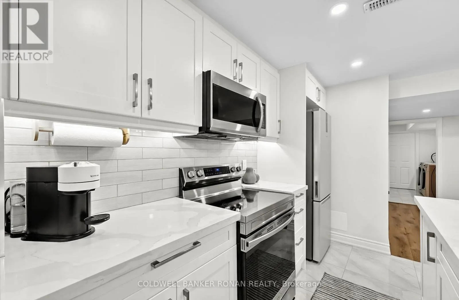 16 HAWKE CRESCENT