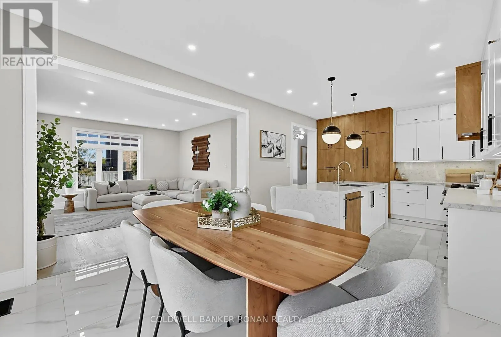 16 HAWKE CRESCENT
