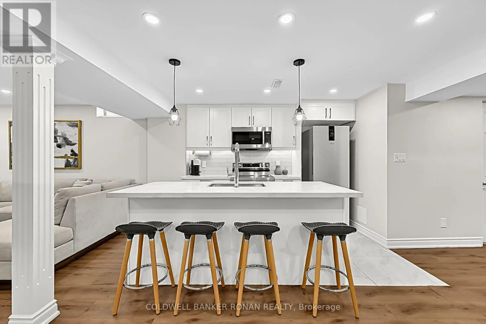 16 HAWKE CRESCENT