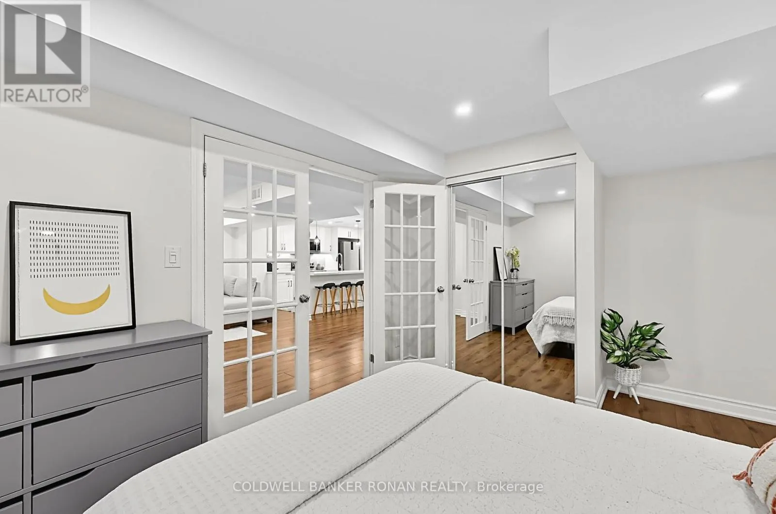 16 HAWKE CRESCENT