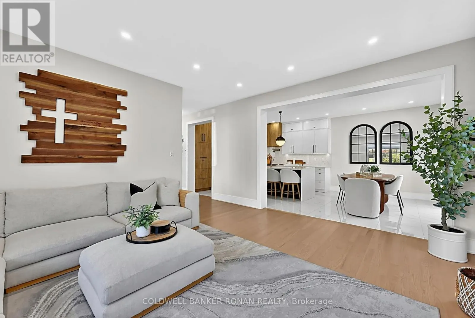16 HAWKE CRESCENT