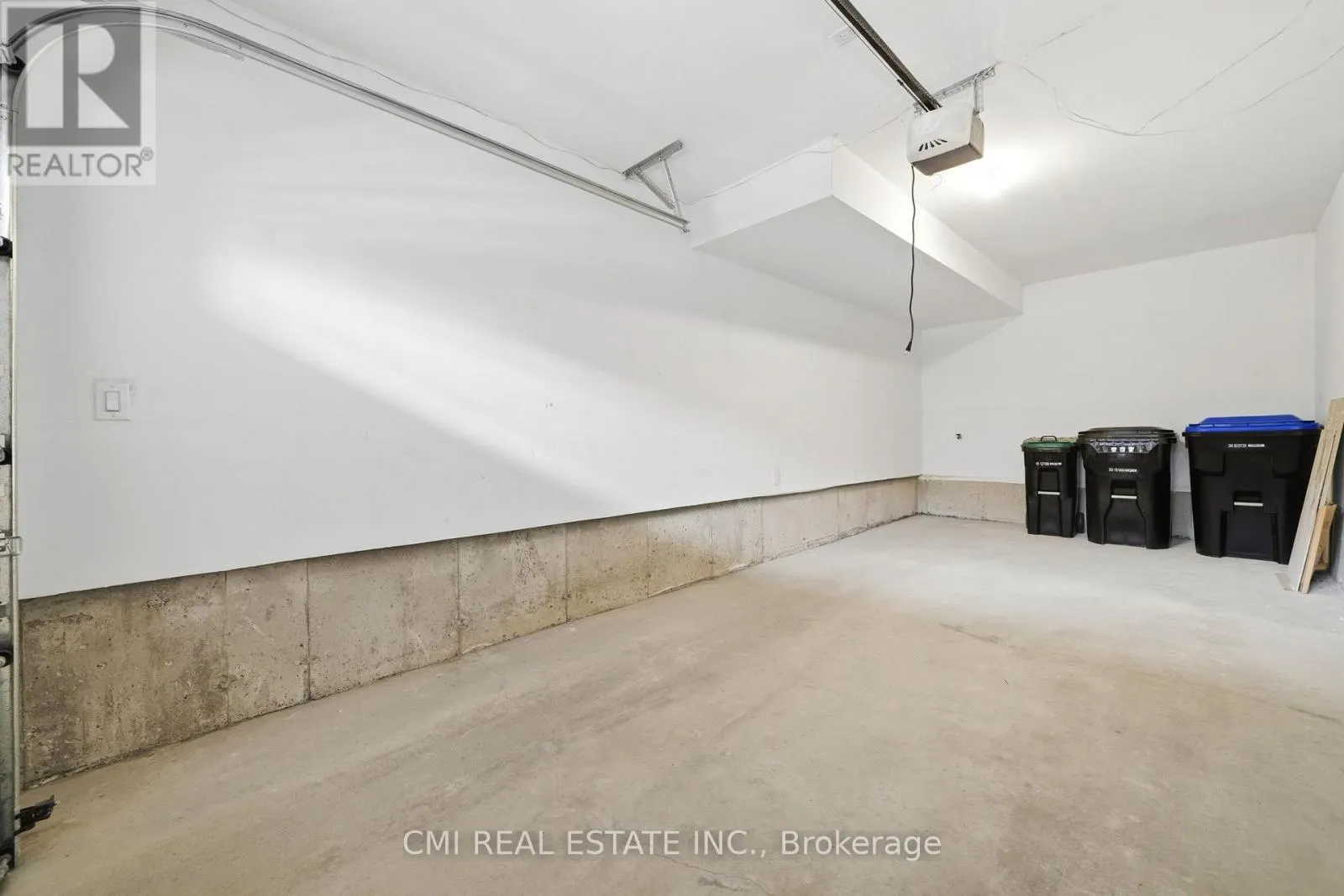 656 NEWLOVE STREET
