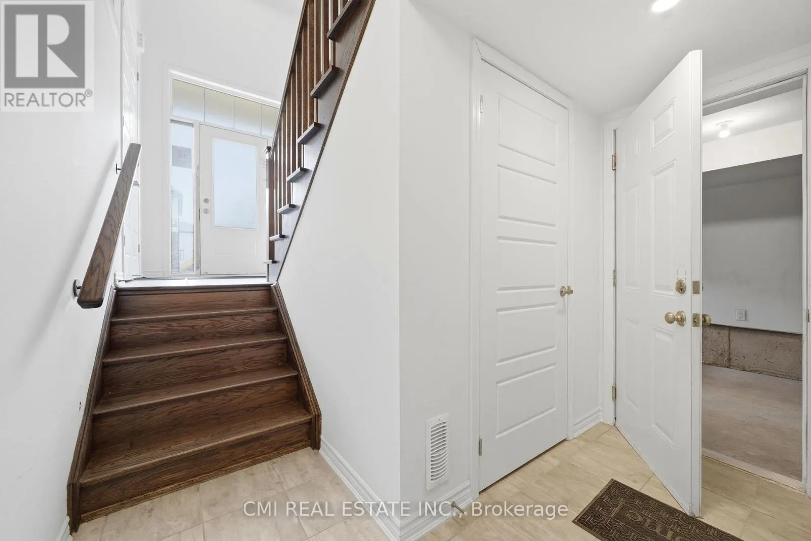 656 NEWLOVE STREET