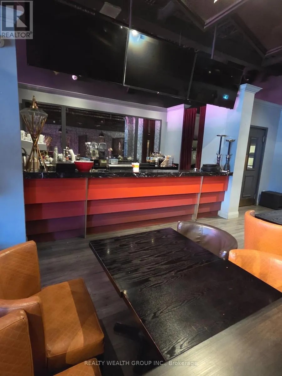211 - 9737 YONGE STREET