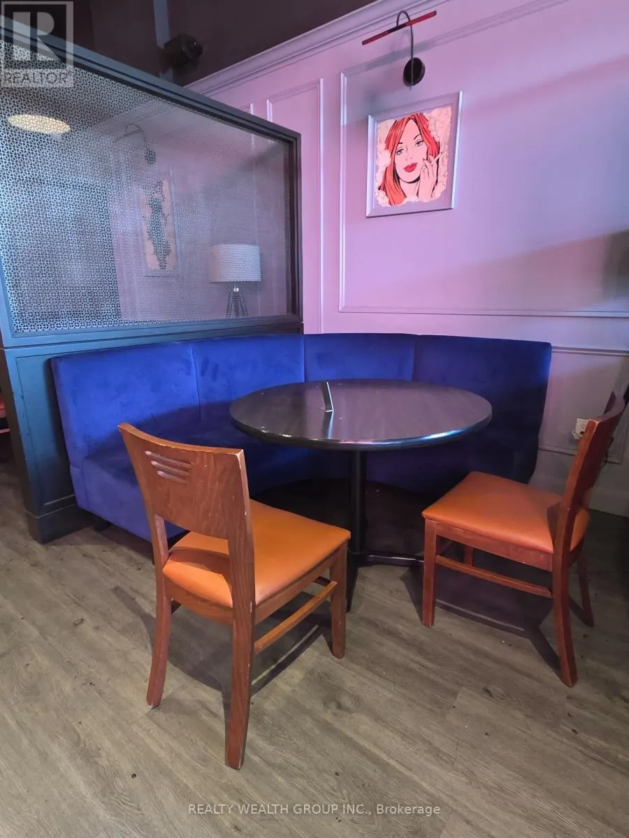 211 - 9737 YONGE STREET