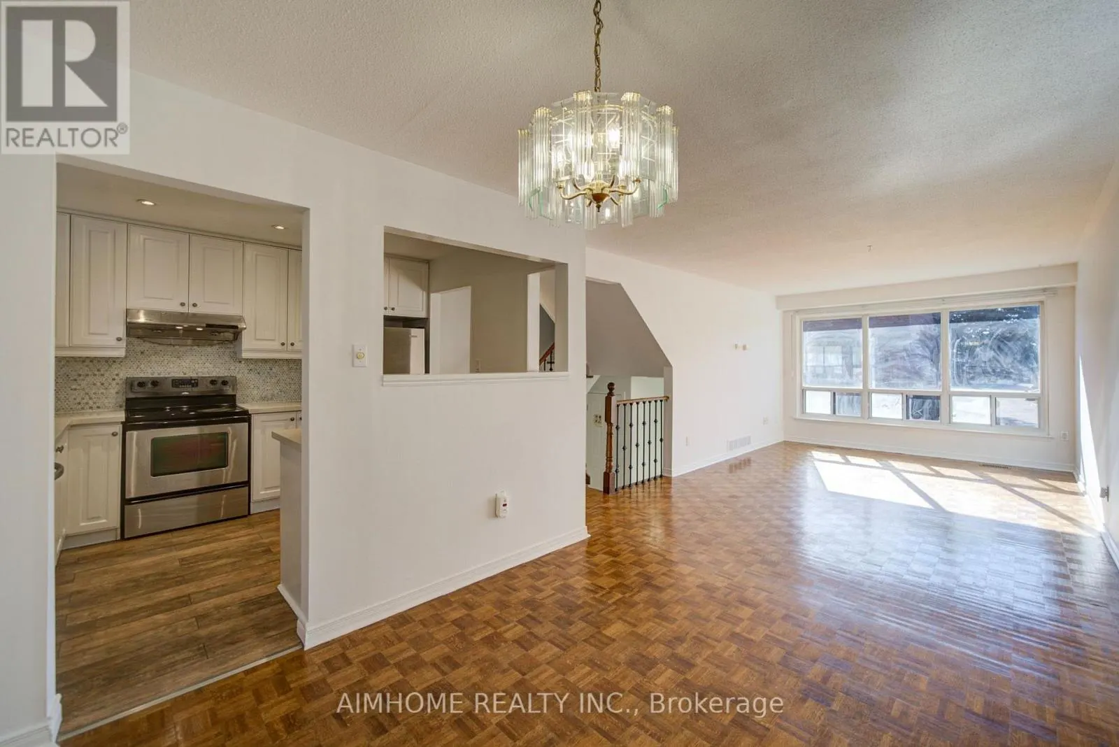 34 STATELY WAY